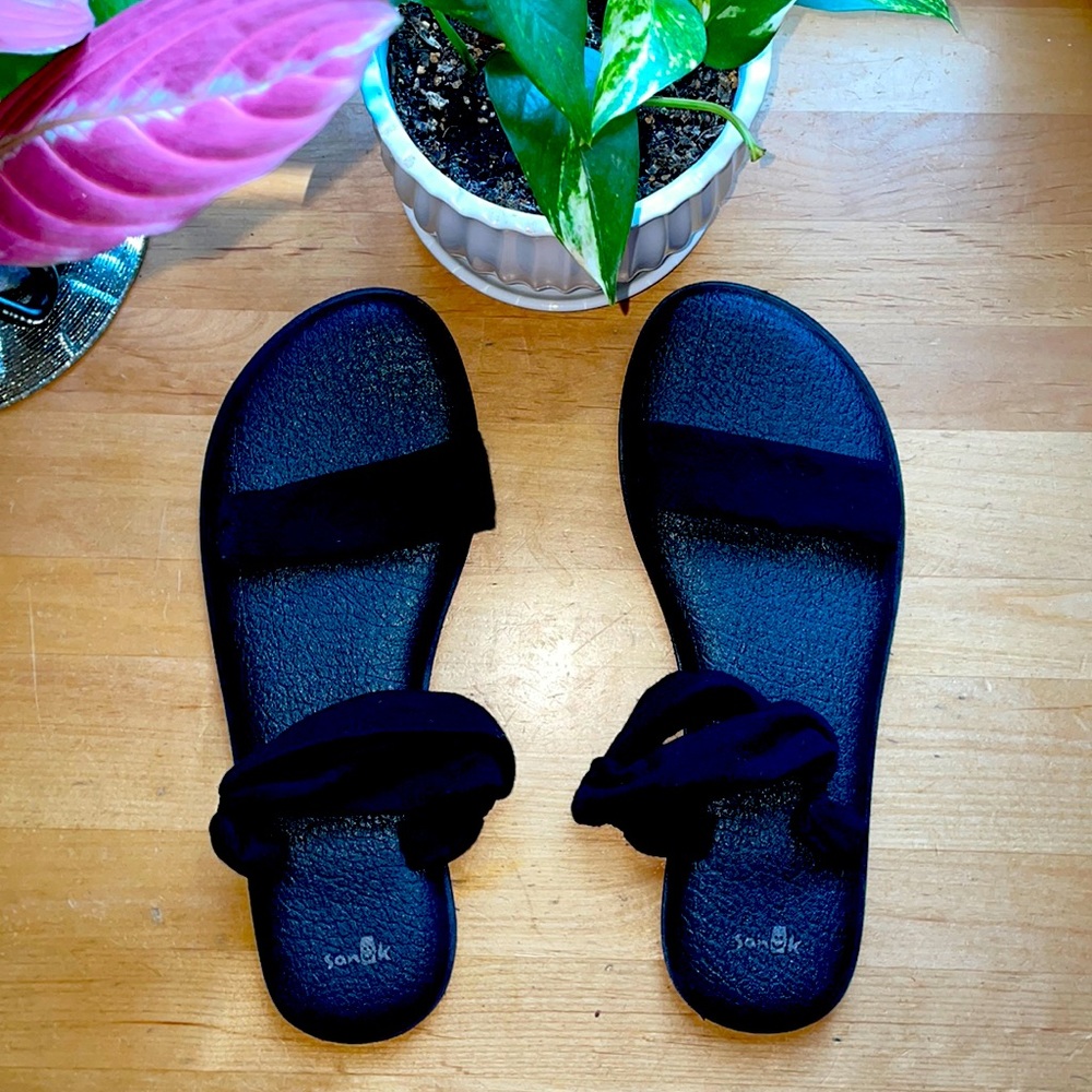 Womens Sanuk yoga strap sandals